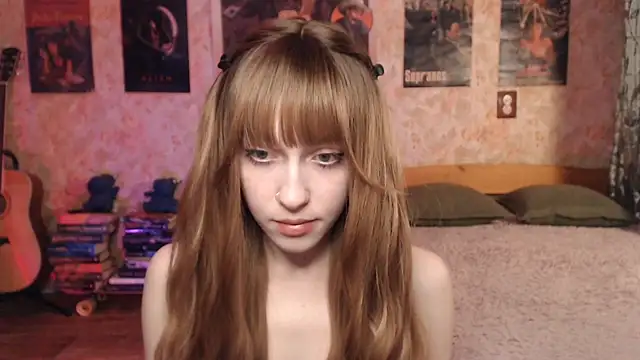 Snapshot of Friendly_Ellie chatting on 02/10/26, 12:04 Friendly Ellie online show from 02/10/26, 12:04