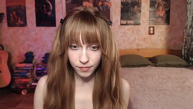 Snapshot of Friendly_Ellie chatting on 02/10/26, 02:10 Friendly Ellie online show from 02/10/26, 02:10