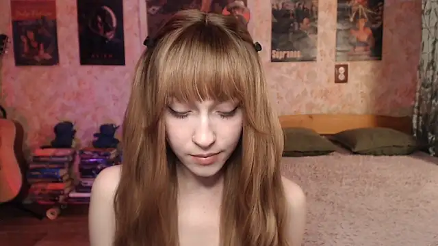 Snapshot of Friendly_Ellie chatting on 02/20/26, 01:22 Friendly Ellie online show from 02/20/26, 01:22