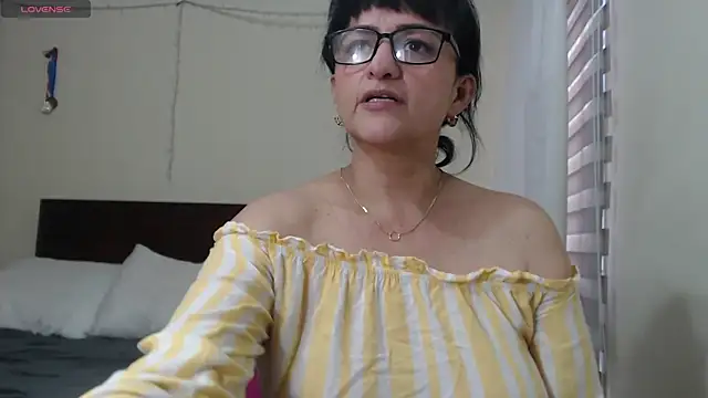 ISABEEL SOFIA01 online show from 03/04/25, 10:16