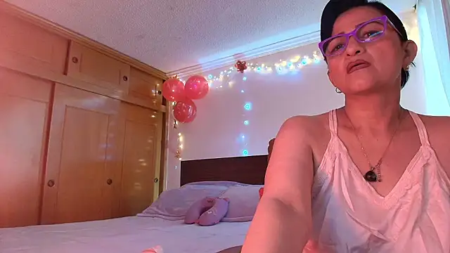 ISABEEL SOFIA01 online show from 02/21/26, 12:39