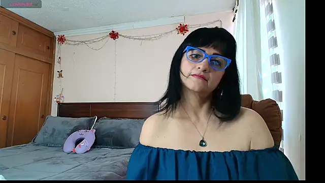 ISABEEL SOFIA01 online show from 04/22/26, 05:14