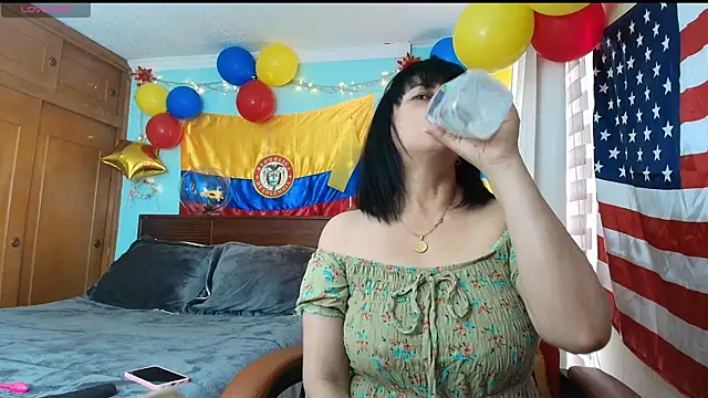 ISABEEL SOFIA01 online show from 07/06/26, 08:55