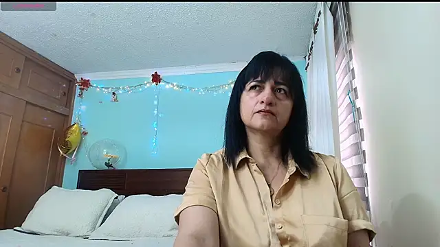ISABEEL SOFIA01 online show from 07/15/26, 12:43