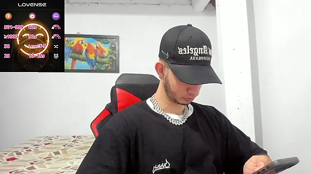 Snapshot of freestyle_blake1 chatting on 02/02/25, 06:53 freestyle blake1 online show from 02/02/25, 06:53