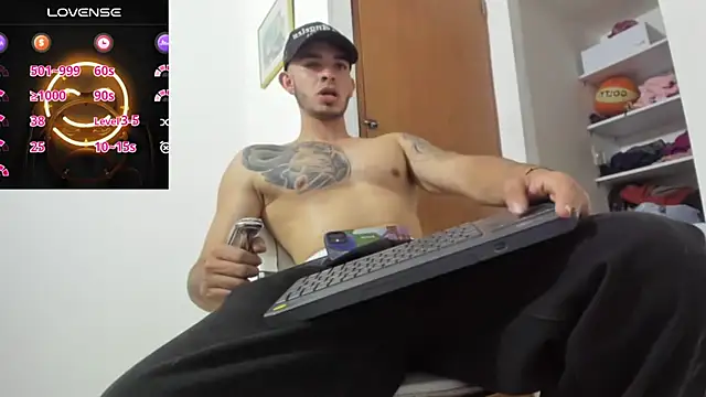 Snapshot of freestyle_blake1 chatting on 03/14/25, 08:28 freestyle blake1 online show from 03/14/25, 08:28