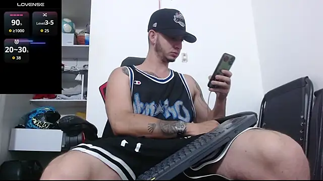 Snapshot of freestyle_blake1 chatting on 11/09/25, 02:04 freestyle blake1 online show from 11/09/25, 02:04