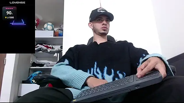 Snapshot of freestyle_blake1 chatting on 11/15/25, 12:02 freestyle blake1 online show from 11/15/25, 12:02