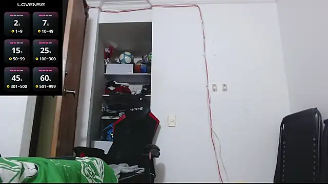 Snapshot of freestyle_blake1 chatting on 11/23/25, 10:15 freestyle blake1 online show from 11/23/25, 10:15