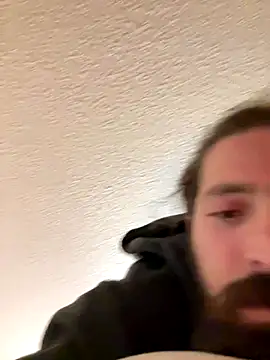 Snapshot of agitnizci13 chatting on 12/02/24, 10:45 agitnizci13 online show from 12/02/24, 10:45