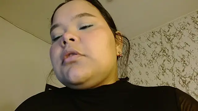 Snapshot of sexychubby___ chatting on 10/13/25, 10:54 sexychubby    online show from 10/13/25, 10:54
