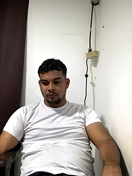 Snapshot of ElsecretodeBruno chatting on 09/10/25, 02:00 ElsecretodeBruno online show from 09/10/25, 02:00