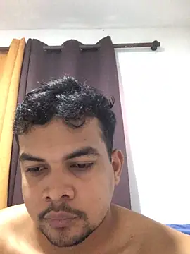 Snapshot of ElsecretodeBruno chatting on 09/26/25, 04:11 ElsecretodeBruno online show from 09/26/25, 04:11
