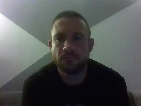 Snapshot of aroj95 chatting on 06/16/26, 12:35 aroj95 online show from 06/16/26, 12:35