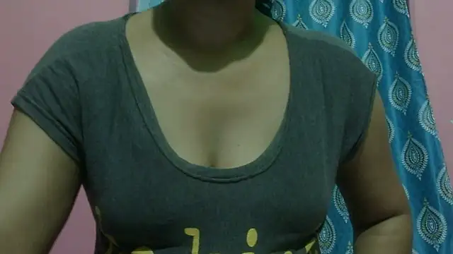 Snapshot of AVNI09- chatting on 06/17/26, 01:45 AVNI09- online show from 06/17/26, 01:45