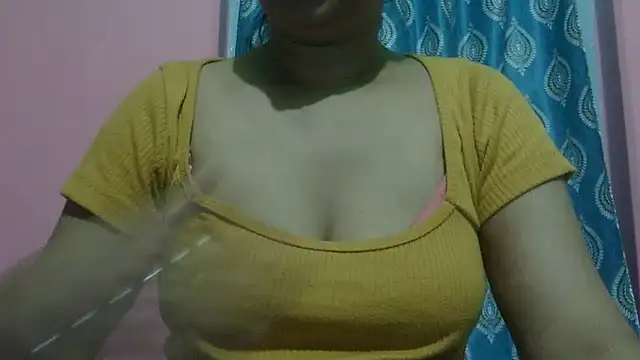 Snapshot of AVNI09- chatting on 06/19/26, 12:53 AVNI09- online show from 06/19/26, 12:53