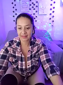 camilalatti online show from 02/12/25, 11:41