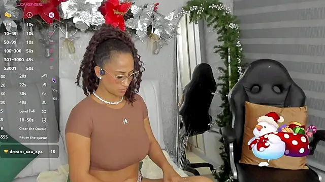 EmmaFerrary online show from 11/28/25, 12:46