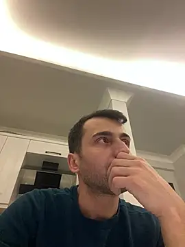 Snapshot of Emre-34 chatting on 02/25/26, 10:19 Emre-34 online show from 02/25/26, 10:19