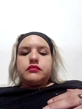 Snapshot of shaynarg chatting on 10/17/25, 05:04 shaynarg online show from 10/17/25, 05:04