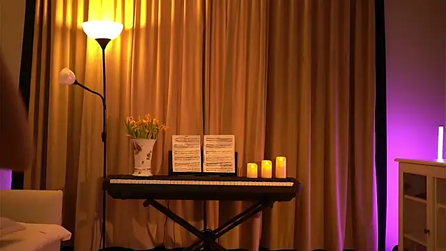 Your Nicolett online show from 03/16/26, 05:44