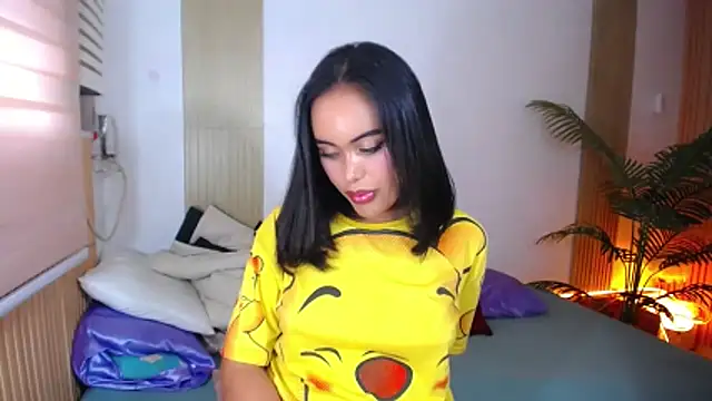 Snapshot of HeavenlyStar chatting on 10/20/25, 12:44 HeavenlyStar online show from 10/20/25, 12:44