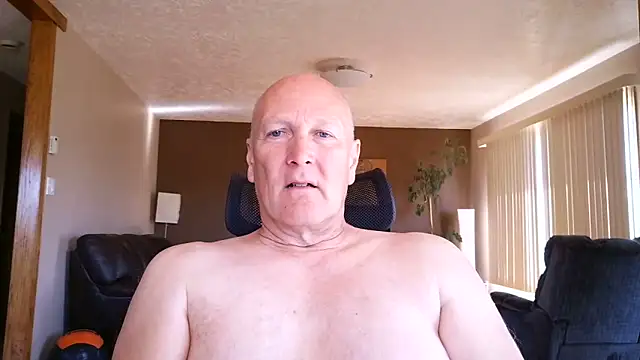 Snapshot of BasicAnt chatting on 05/19/26, 03:18 BasicAnt online show from 05/19/26, 03:18