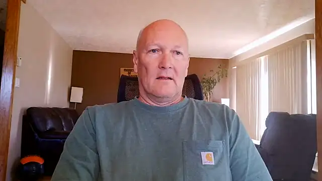 Snapshot of BasicAnt chatting on 06/10/26, 02:05 BasicAnt online show from 06/10/26, 02:05