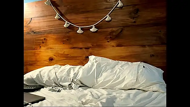 Snapshot of x-sebastian chatting on 01/10/26, 08:32 x-sebastian online show from 01/10/26, 08:32