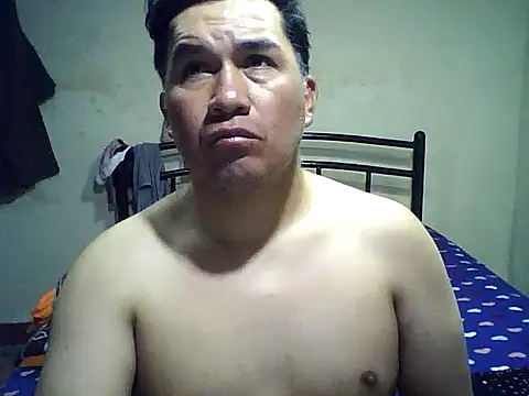 Snapshot of elfercho781 chatting on 10/19/25, 05:30 elfercho781 online show from 10/19/25, 05:30