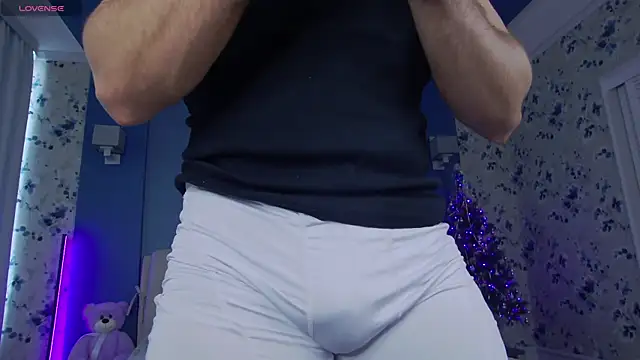 Snapshot of Arilas_ chatting on 12/14/24, 07:40 Arilas  online show from 12/14/24, 07:40