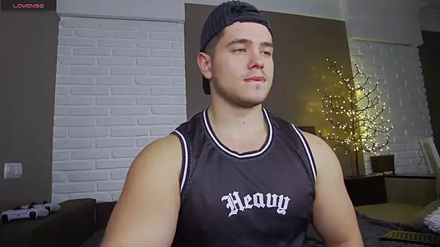 Snapshot of Arilas_ chatting on 12/20/24, 10:49 Arilas  online show from 12/20/24, 10:49