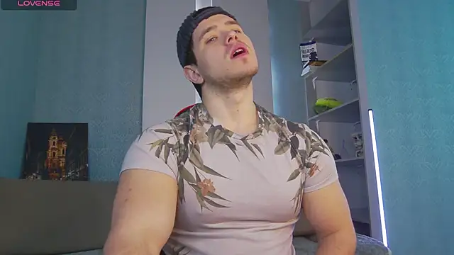 Snapshot of Arilas_ chatting on 03/23/25, 07:20 Arilas  online show from 03/23/25, 07:20