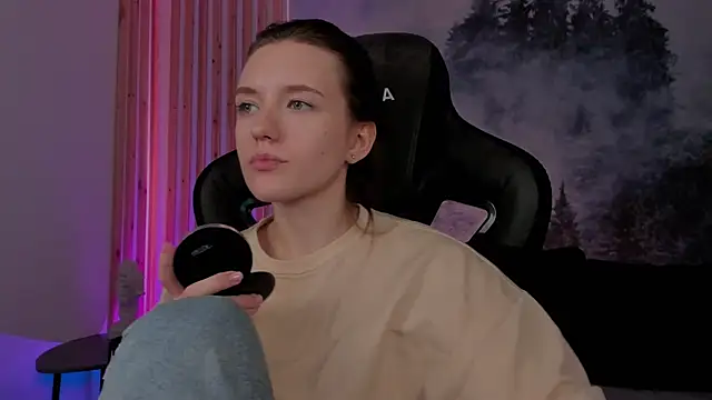 JennyDens online show from 12/17/24, 09:07