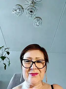 Snapshot of Fire_Night chatting on 11/04/25, 07:40 Fire Night online show from 11/04/25, 07:40