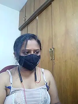 Snapshot of sexynayan23 chatting on 05/14/26, 01:07 sexynayan23 online show from 05/14/26, 01:07