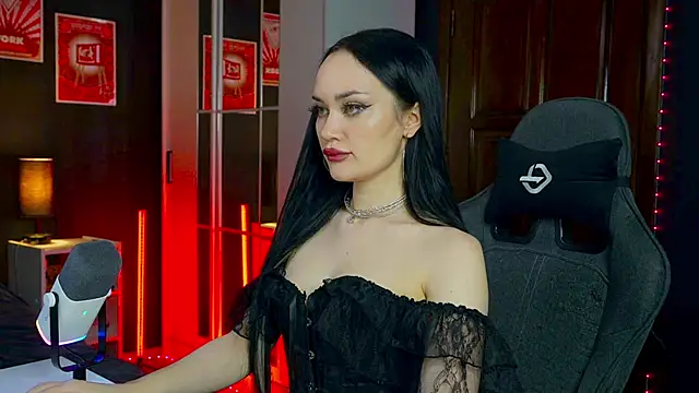 QueenAliss online show from 02/02/26, 06:01