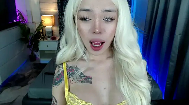 Snapshot of SweetCheska19 chatting on 01/22/25, 11:53 SweetCheska19 online show from 01/22/25, 11:53