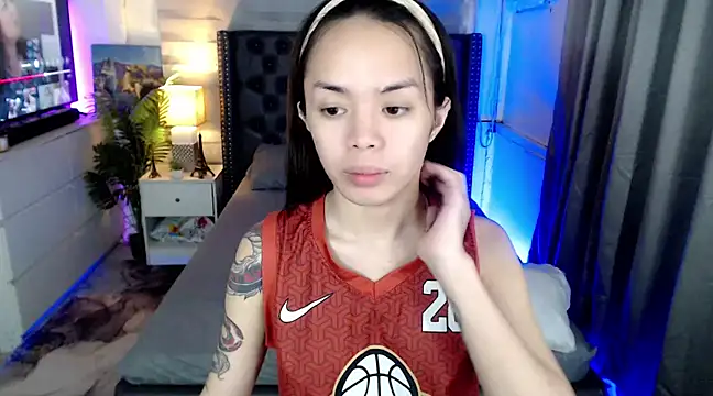 Snapshot of SweetCheska19 chatting on 02/21/25, 10:15 SweetCheska19 online show from 02/21/25, 10:15