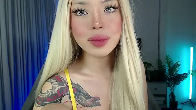 Snapshot of SweetCheska19 chatting on 09/08/25, 07:13 SweetCheska19 online show from 09/08/25, 07:13