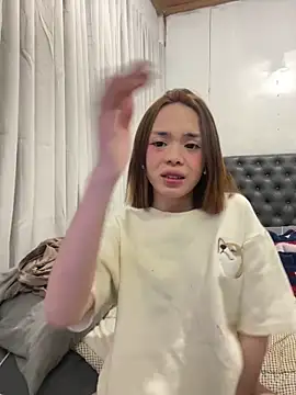 Snapshot of SweetCheska19 chatting on 10/11/25, 10:36 SweetCheska19 online show from 10/11/25, 10:36