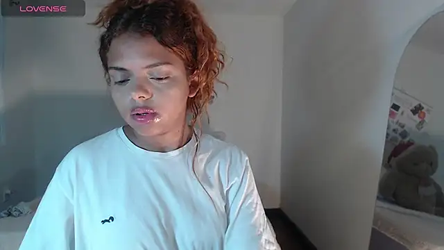 Snapshot of ValienteGirl_ chatting on 12/01/25, 12:15 ValienteGirl online show from 12/01/25, 12:15