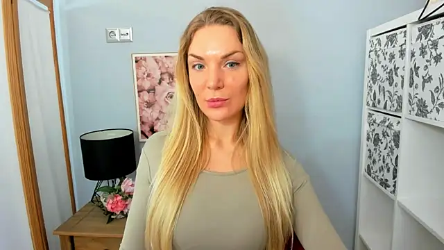 AulloraHoney online show from 02/16/25, 06:43