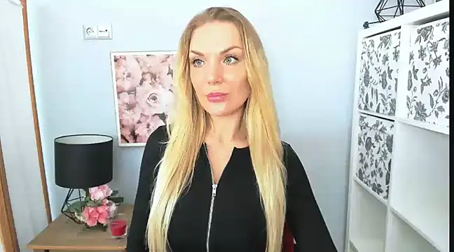 AulloraHoney online show from 02/26/25, 11:52