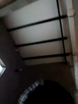 Snapshot of tiben11 chatting on 10/18/25, 04:37 tiben11 online show from 10/18/25, 04:37