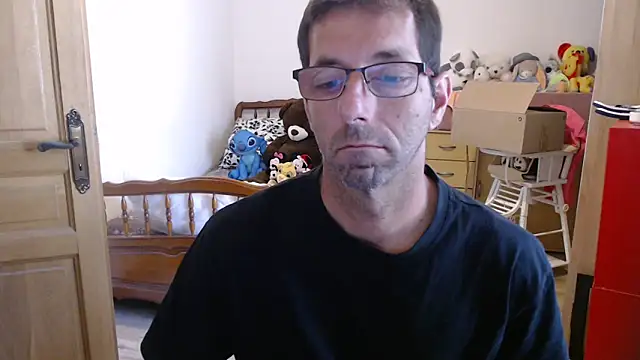 Snapshot of steph19x5 chatting on 06/07/26, 12:20 steph19x5 online show from 06/07/26, 12:20