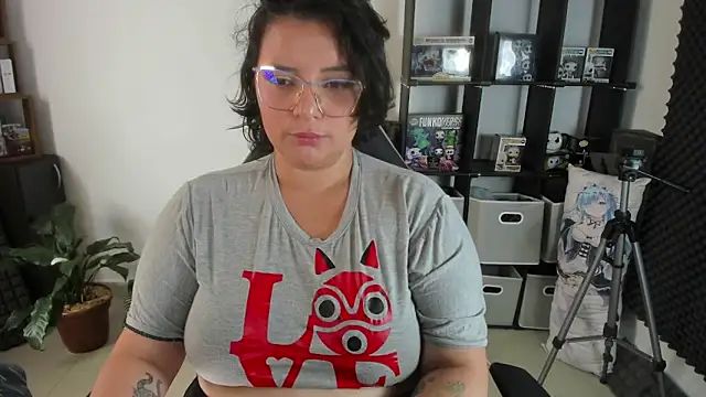 aika-dreams online show from 12/23/24, 04:17