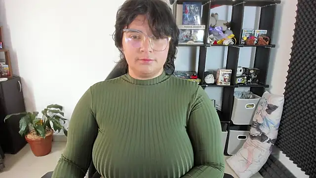 aika-dreams online show from 02/05/25, 03:42