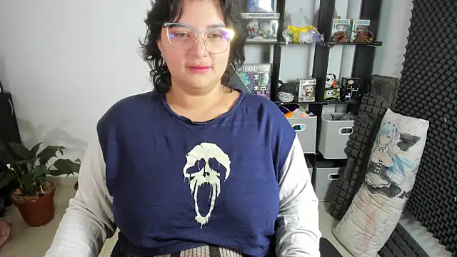 aika-dreams online show from 03/06/25, 12:41