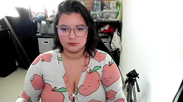 aika-dreams online show from 10/27/25, 01:37